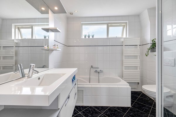 Medium property photo - Bremstraat 185, 1783 JE Den Helder